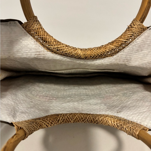 Straw Wood Handle Bag | 3D Silk Flowers & Owl | Bahamas Souvenir Style - Picture 4 of 5